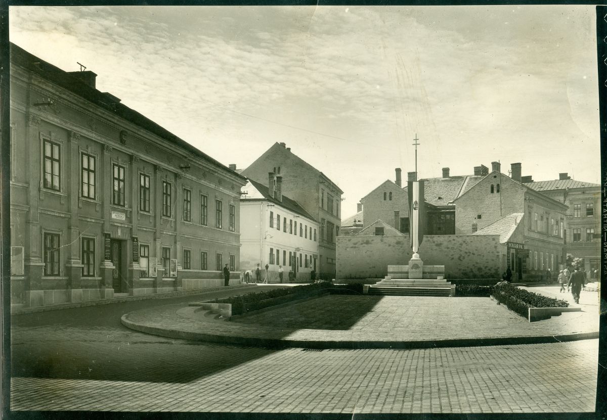 Egy hányatott sorsú emlékmű - az Országzászló nyomában